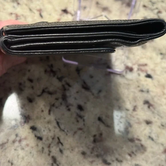 Chanel Black Caviar Wallet includes authenticity card - Picture 3 of 9